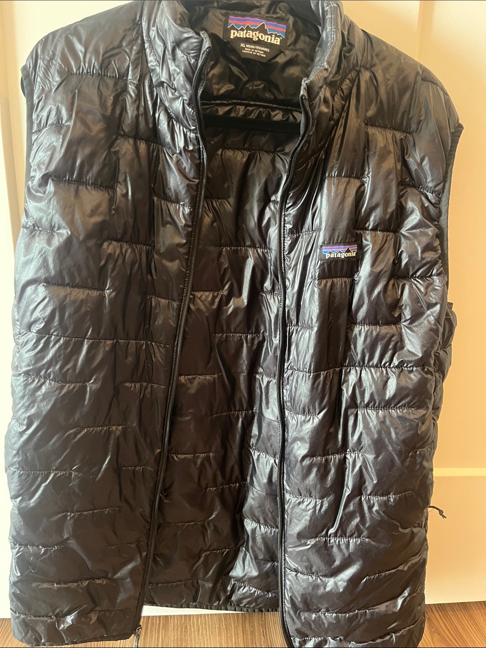 Patagonia Men’s Black Quilted Puffer Jacket Vest - Picture 8 of 9